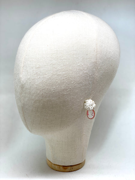 Blümchen Ohrstecker mit Mini Cameo - BySusa Accessories Hand-Made Statement Earrings Hairband Facinator Wiesn Wasn Ohrringe Stickerei Embroidery 